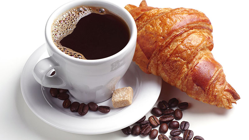 Cà phê Laurina phù hợp với món bánh croissant