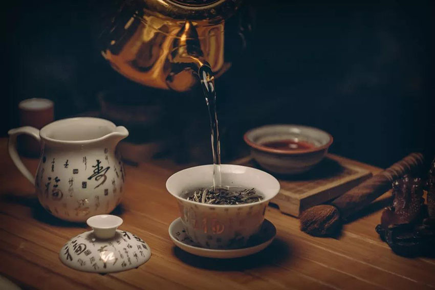 Tặng trà Phổ Nhĩ – gửi gắm những điều sâu sắc