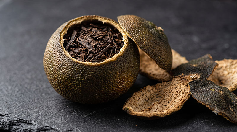 Cấu trúc của từng quả trà Tiểu Thanh Cam là sự hòa quyện ​​​​​​​hoàn hảogiữa kỹ thuật nhồi thủ công và nguồn thảo mộc tuyển chọn